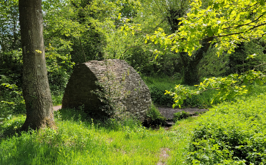 Maendu Well, Brecon, Brecknockshire, Wales