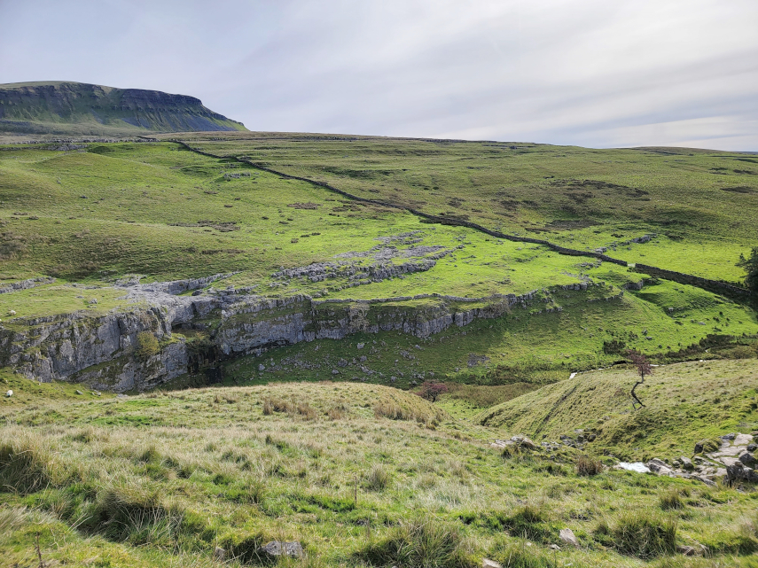 Limestone country, Pen-y-Ghent, Yorkshire, England, Great Britain