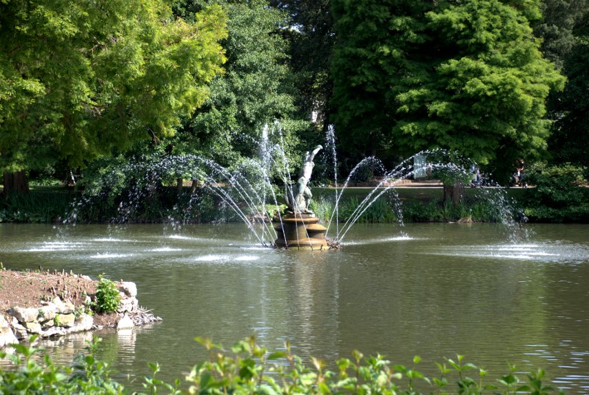 The Fountain by the Palm House, Kew Gardens, London, England, Great Britain