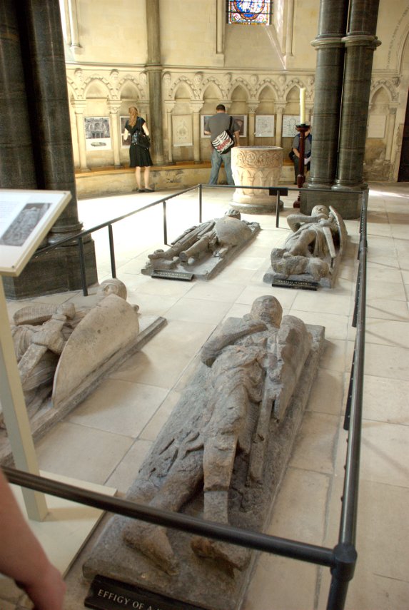 Stone effigies of the original knights, Temple Church, London, England, Great Britain